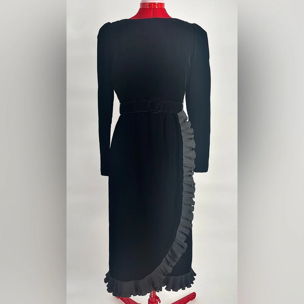 Vintage Joan Leslie By Kasper Black Velvet Long Sleeve Formal Cocktail Dress - Picture 3 of 10
